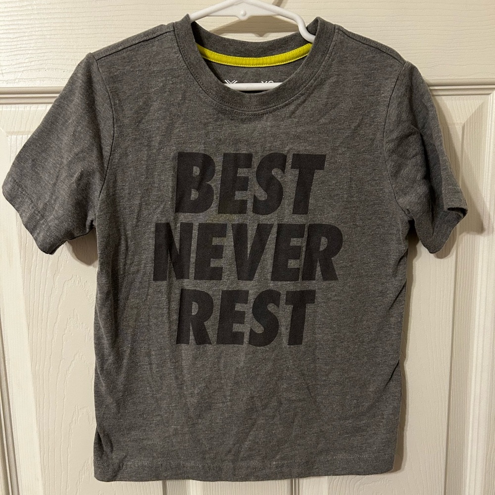 Boys Xersion Gray Short Sleeve Athletic T-Shirt, Size XS 6/7